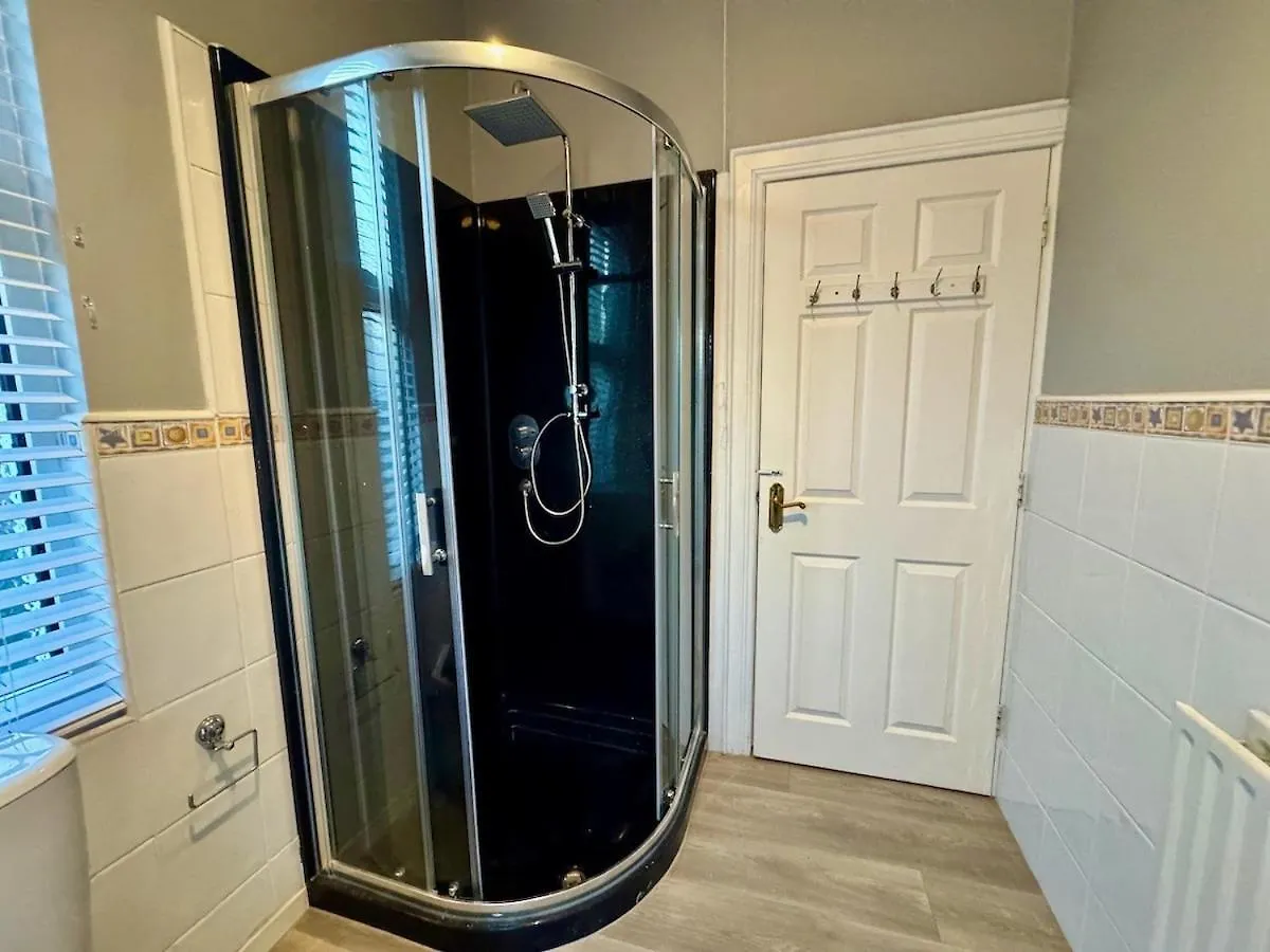 Apartamento Upstairs At The Holywood Manor Belfast 0*,